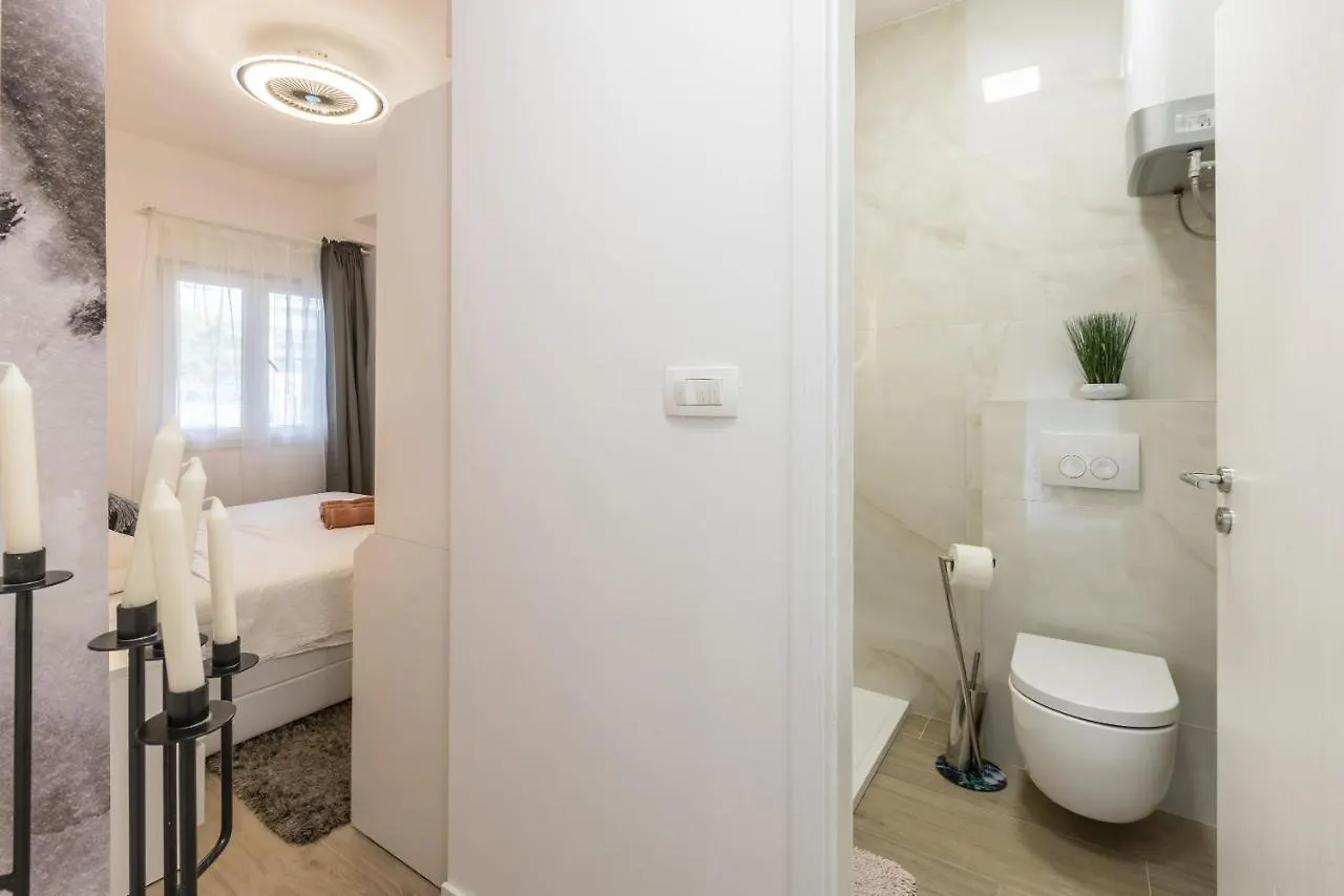 Mila Apartment Kastela 0*,  Croatia